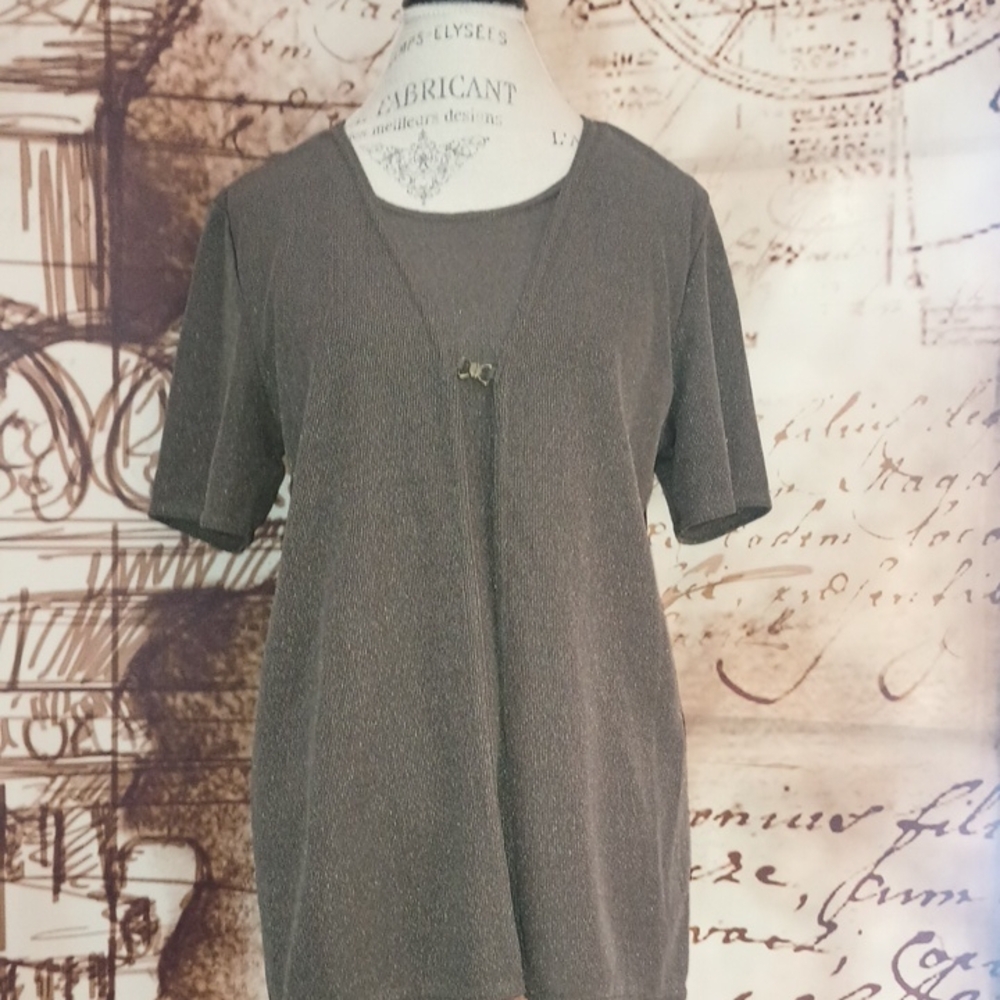 Vintage Joanna Short Sleeve Top in Sparkling Olive Green